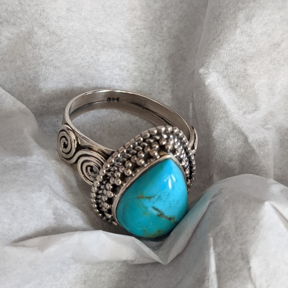 Arizona Mohave Turquoise .925 Silver Ring, size 8 - Picture 6 of 9